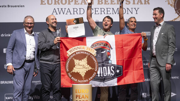 7 Vidas ganó medallas de oro y plata en Alemania