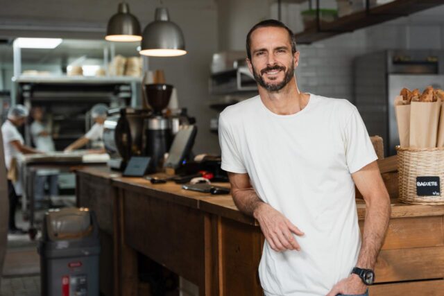 Dueño de El Pan de la Chola