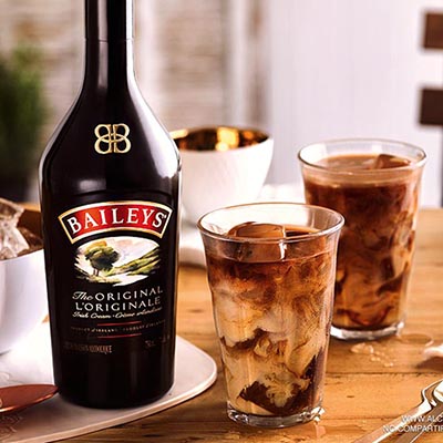 Dos formas de combinar Baileys con café helado - Revista Sommelier