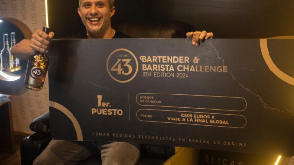 Juan Pablo Poblet ganador del Bartenders & Baristas Challenge Perú